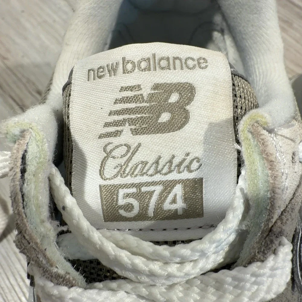 New Balance 574 Classic Core Women's Size 7 WL574EVG Grey Sneakers
